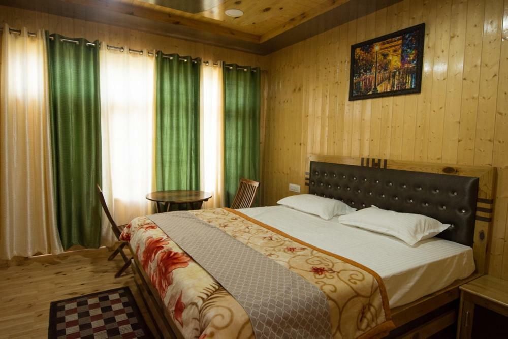 The Alpinist Cafe And Retreat Hotel Kaza Luaran gambar